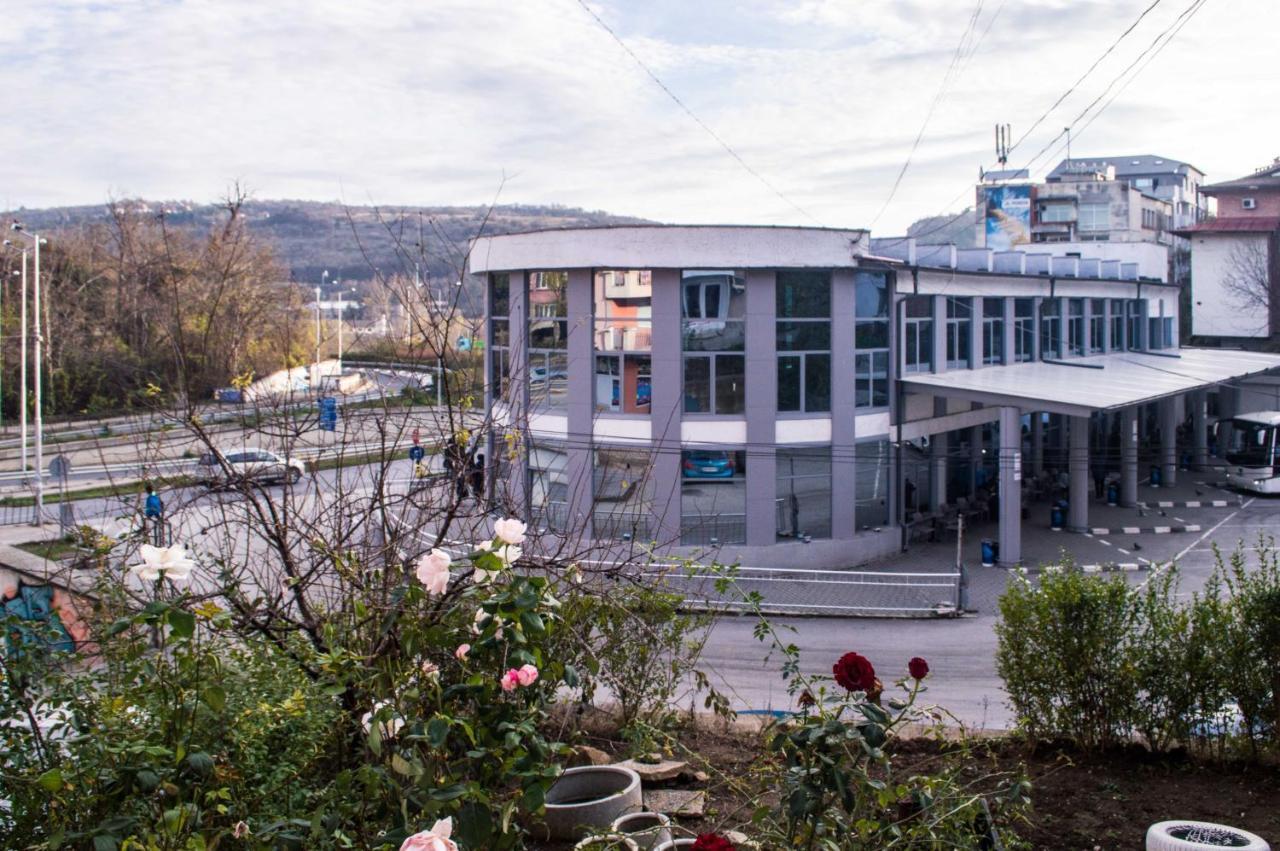 Red House Leilighet Veliko Tŭrnovo Eksteriør bilde